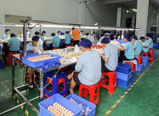 大量生産を行う工場の様子